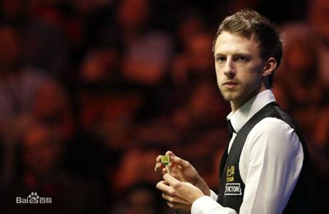 克媒：汉堡进行球衣慈善拍卖，18岁武斯科维奇球衣成标王