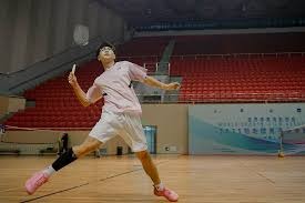 洛杉矶湖人以东契奇38分、11篮板5助攻领跑，太阳迪龙·布鲁克斯33分、吉莱斯皮28分助队反超，双方激烈对决。